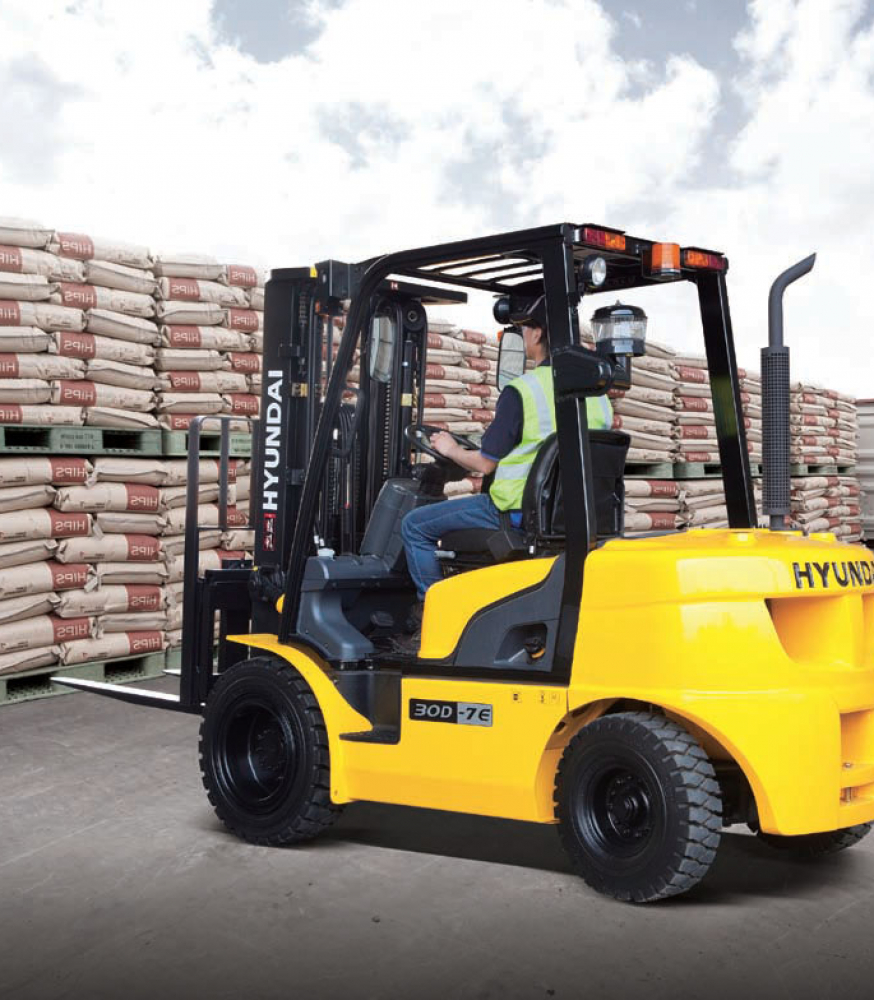 Forklifts QATAR BUILDING COMPANY
