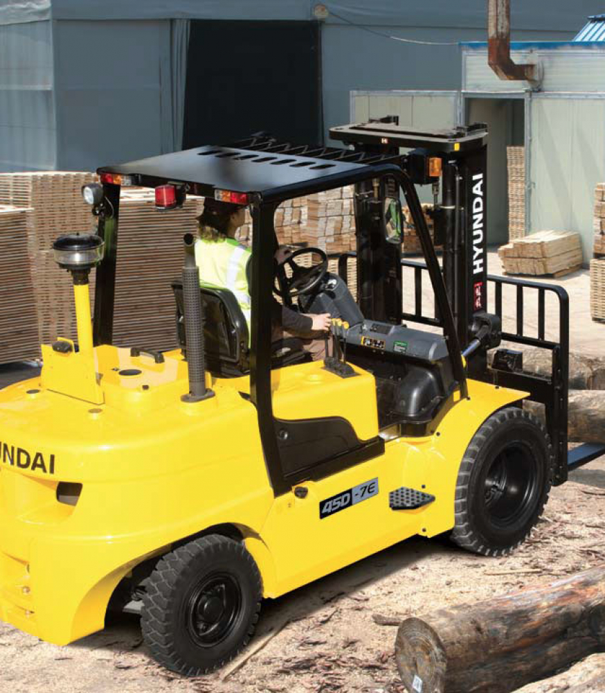 Forklifts QATAR BUILDING COMPANY